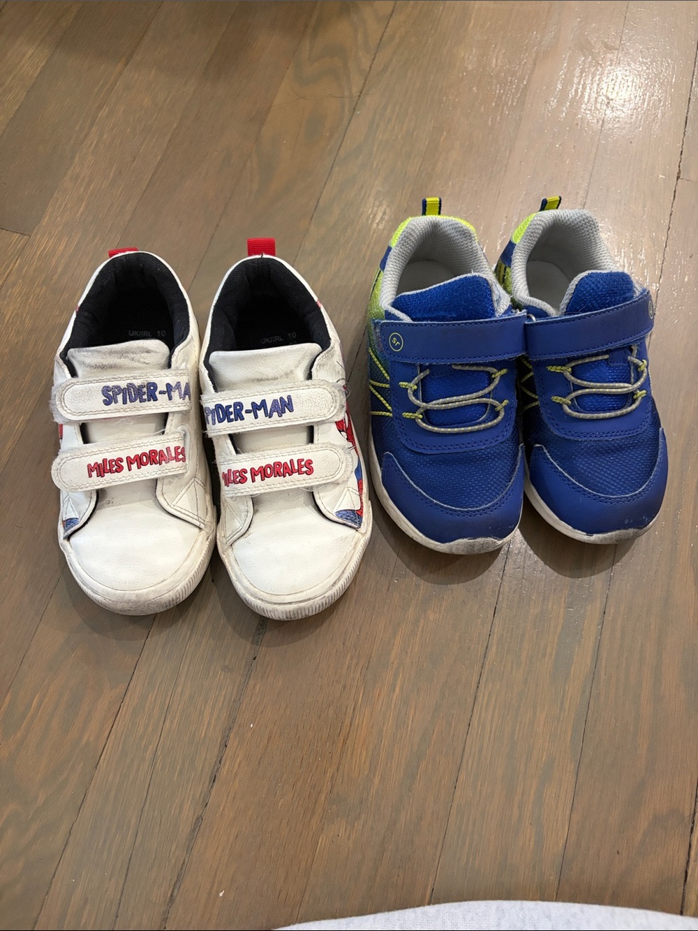 Boys 11 sneakers Spider-Man & stride rite 360 guc